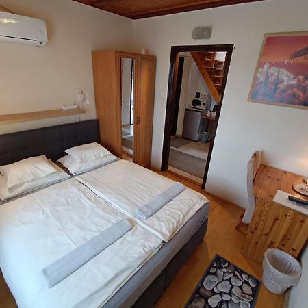 Bed and Breakfast Szilvia Panzió Gyomaendrőd Exterior foto