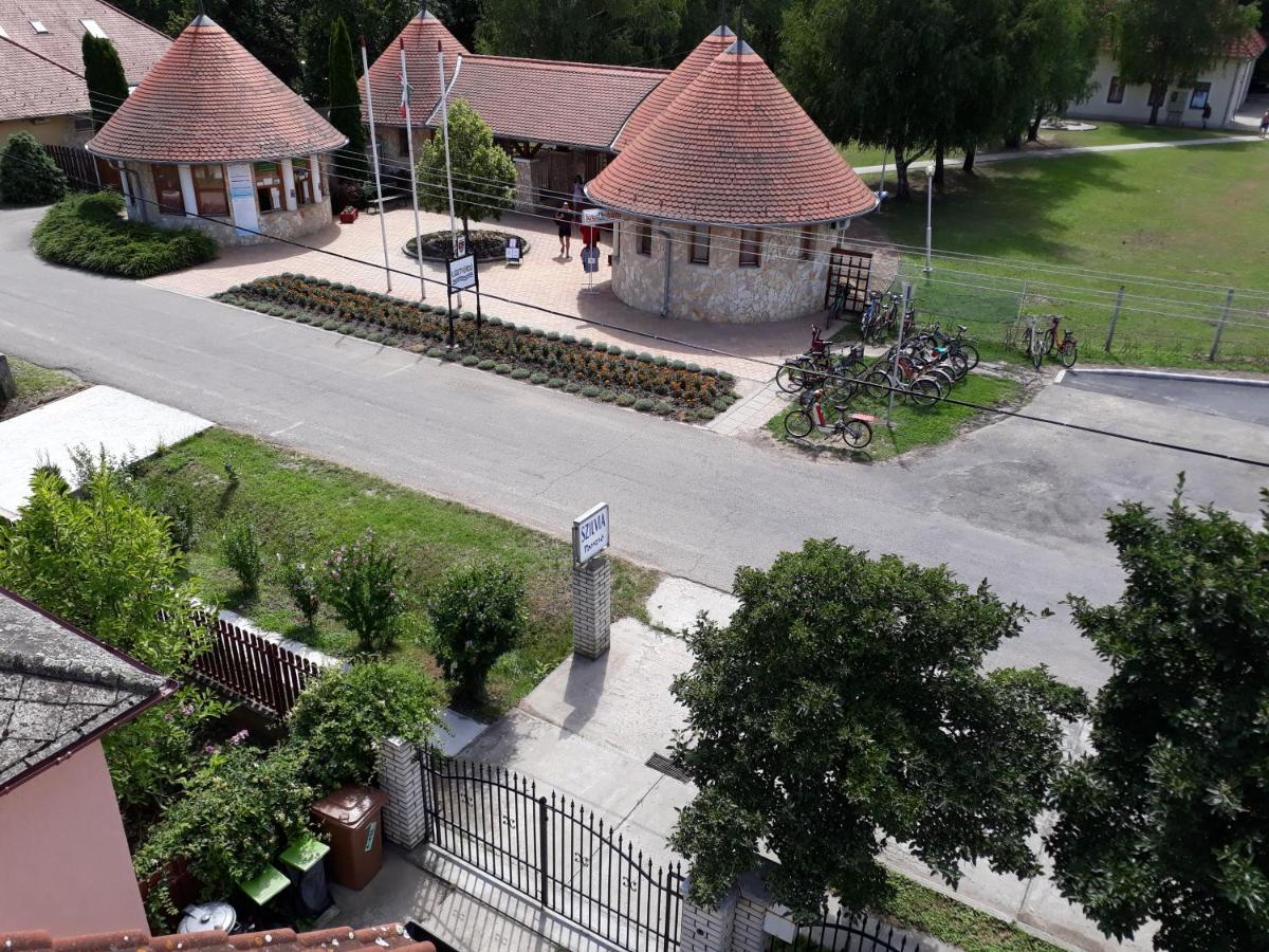 Bed and Breakfast Szilvia Panzió Gyomaendrőd Exterior foto