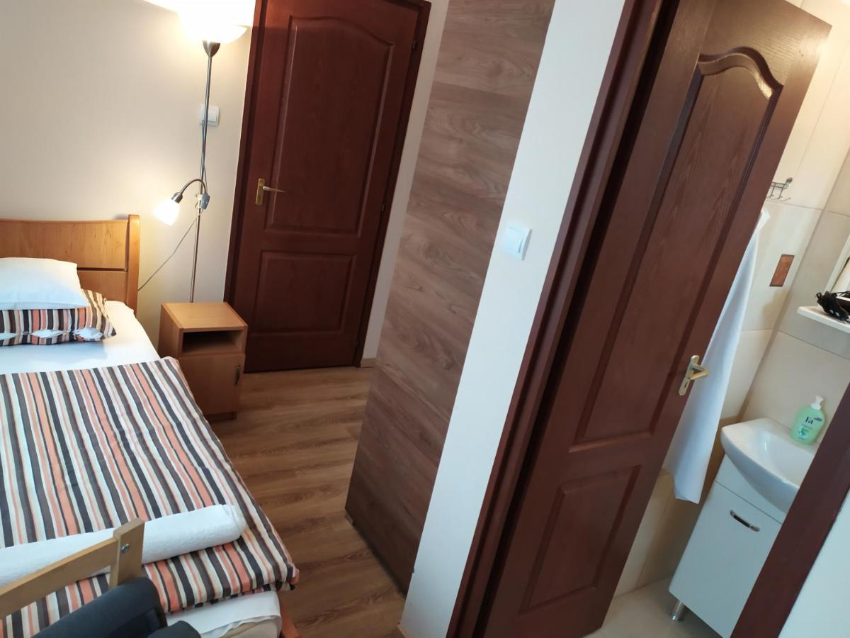 Bed and Breakfast Szilvia Panzió Gyomaendrőd Exterior foto