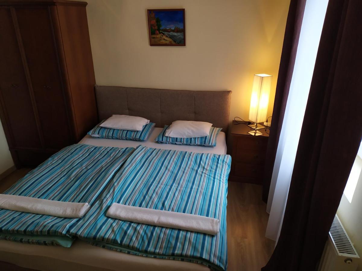 Bed and Breakfast Szilvia Panzió Gyomaendrőd Exterior foto