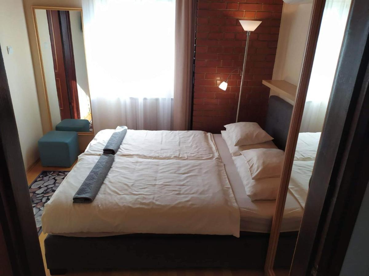 Bed and Breakfast Szilvia Panzió Gyomaendrőd Exterior foto