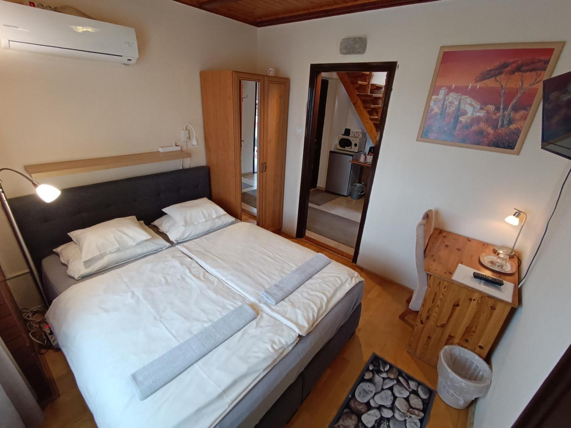 Bed and Breakfast Szilvia Panzió Gyomaendrőd Exterior foto