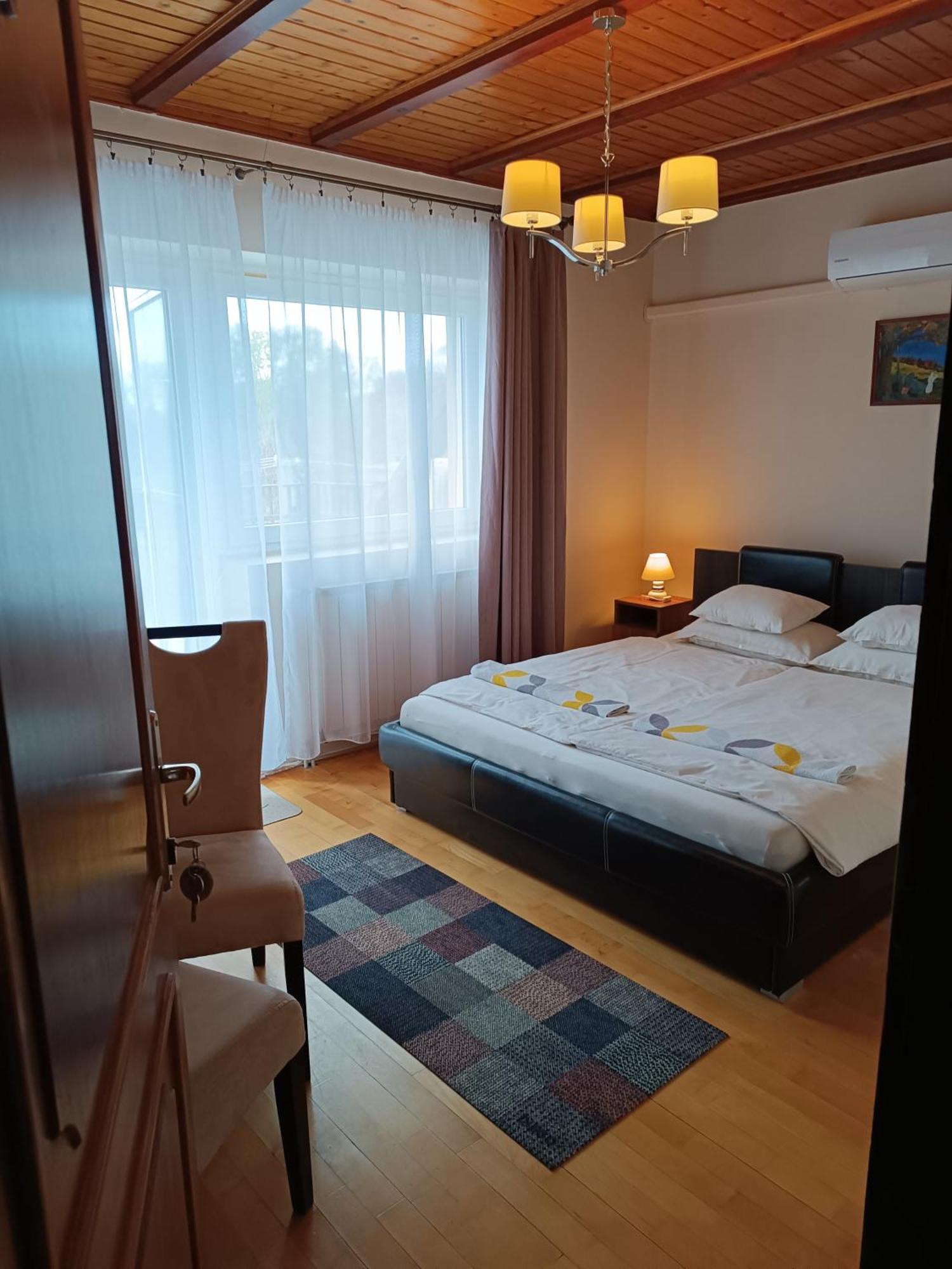 Bed and Breakfast Szilvia Panzió Gyomaendrőd Exterior foto